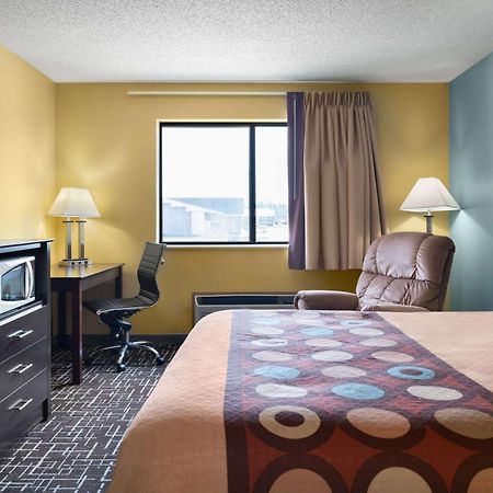 Super 8 By Wyndham Dyersville Dış mekan fotoğraf