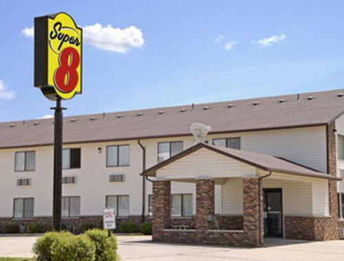 Super 8 By Wyndham Dyersville Dış mekan fotoğraf